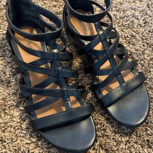 EuroSoft by SOFFT Womens Size 7.5M Black Faux Leather Flats Sandals Shoes